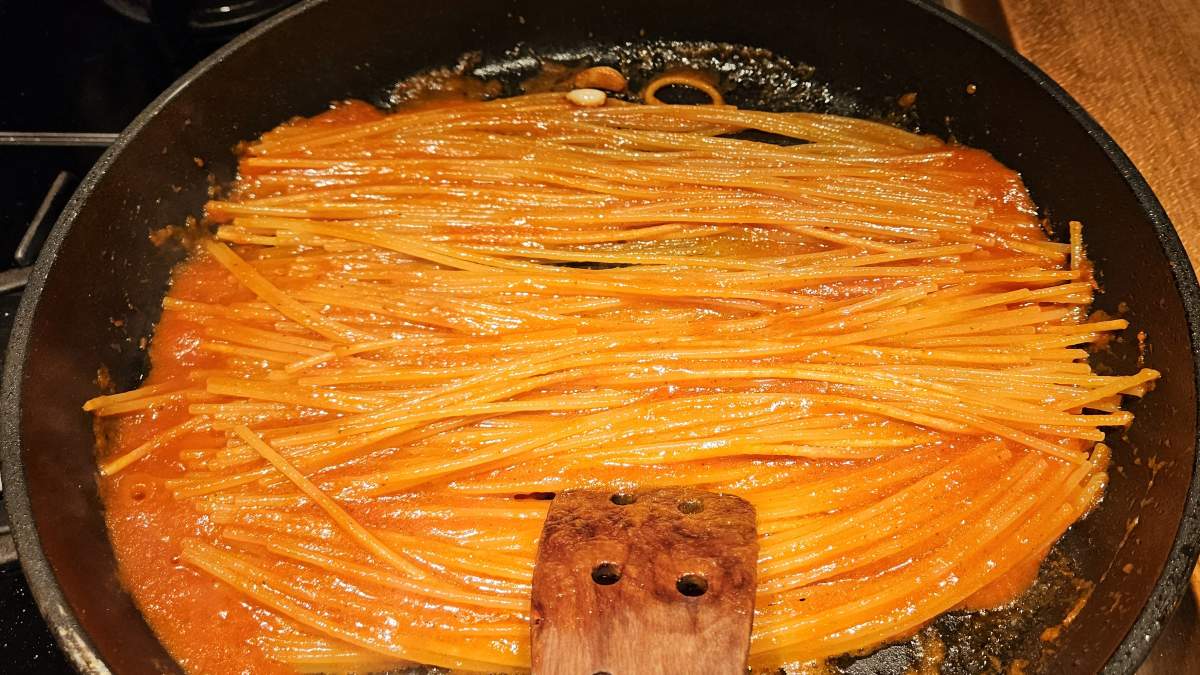 Spaghetti allassasina Pfanne1